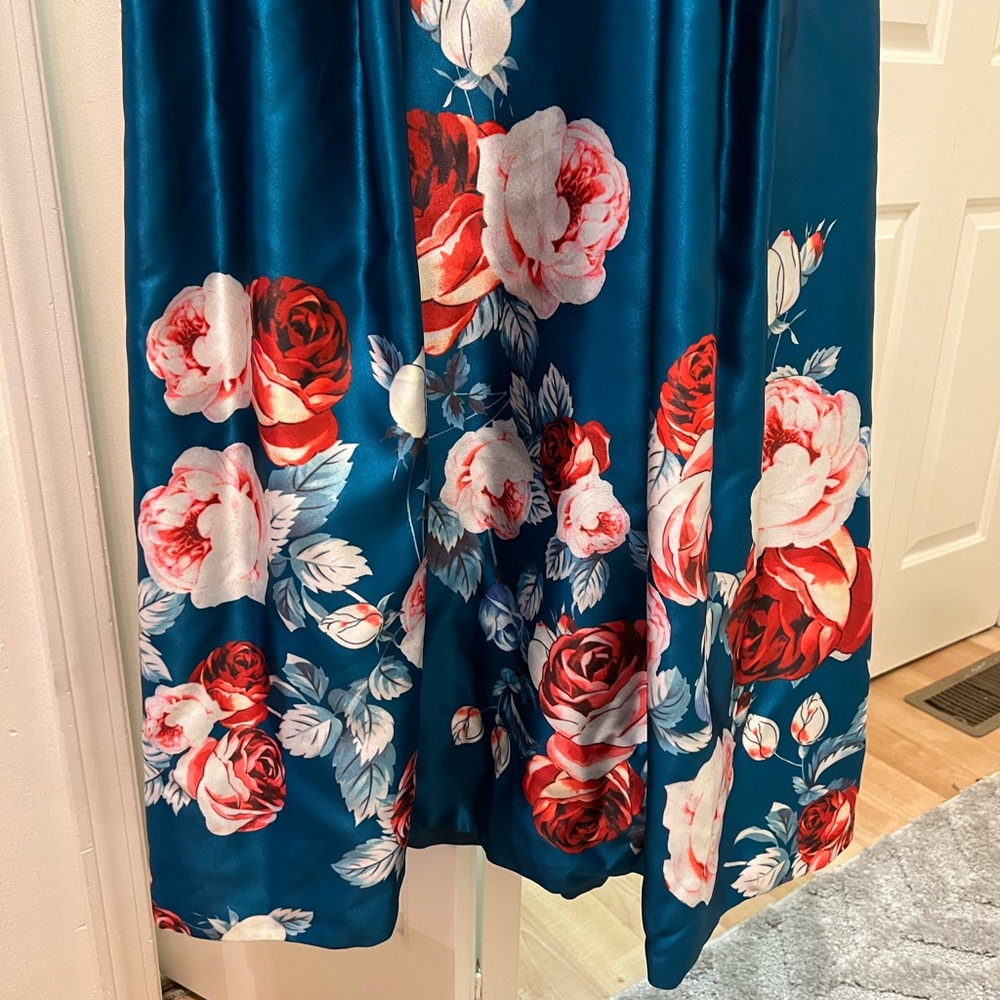 Prom Dress - Picture 3 of 4